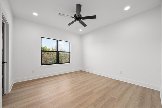 112 Davis LN, Georgetown, TX 78633