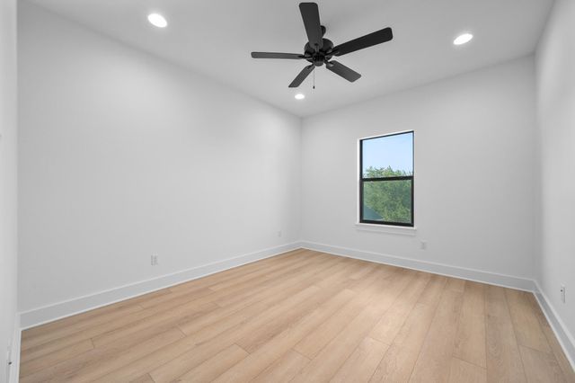 112 Davis LN, Georgetown, TX 78633