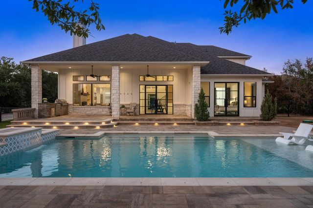 112 Davis LN, Georgetown, TX 78633