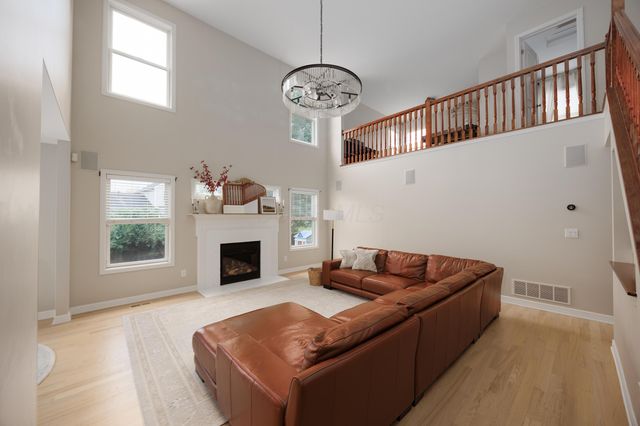 3863 Powder Ridge Road, Grove City, OH 43123