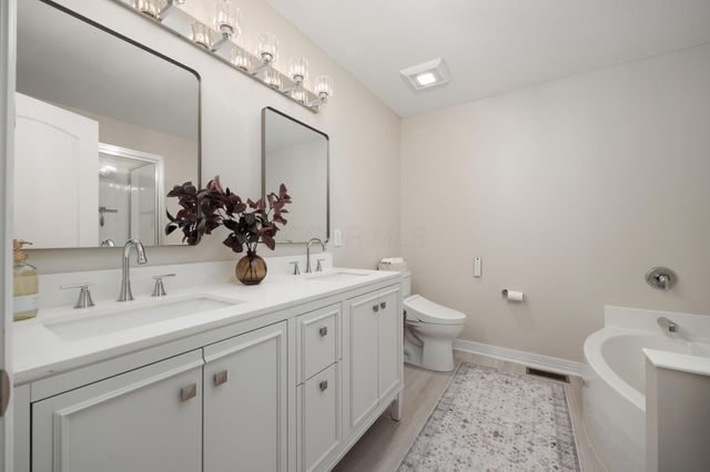 3863 Powder Ridge Road, Grove City, OH 43123