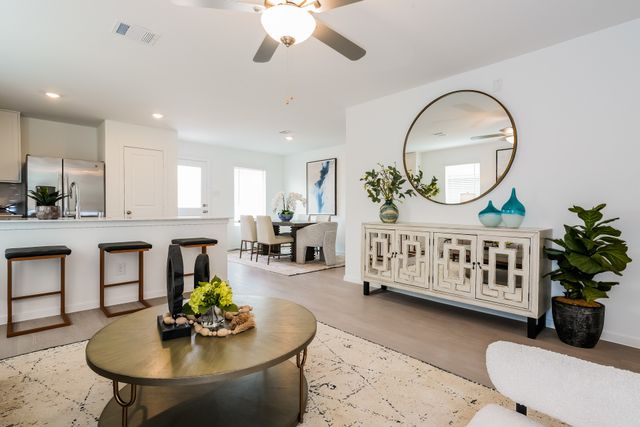 2732 Center Creek Lane, Fort Worth, TX 76108