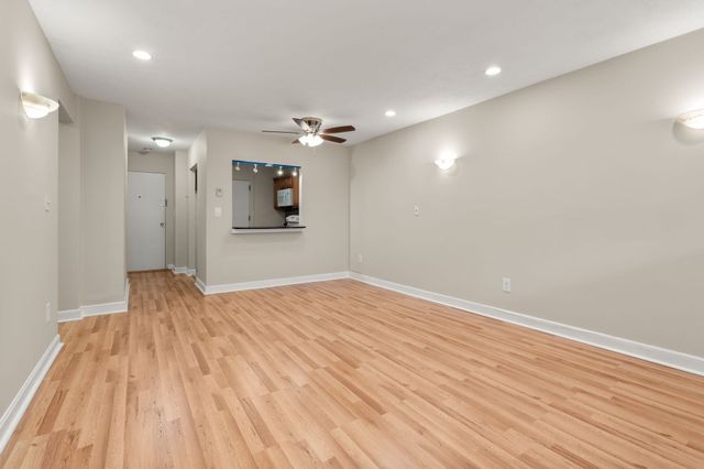 18 Pond St 1, Boston, MA 02130