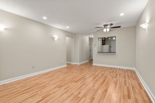 18 Pond St 1, Boston, MA 02130