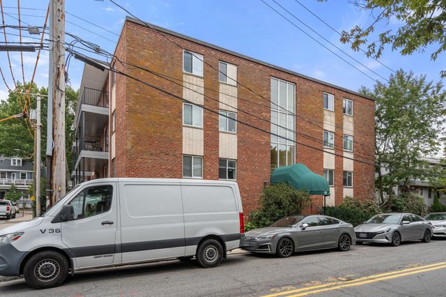 18 Pond St 1, Boston, MA 02130