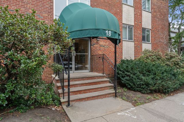 18 Pond St 1, Boston, MA 02130