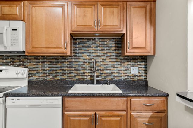 18 Pond St 1, Boston, MA 02130