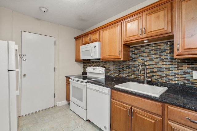 18 Pond St 1, Boston, MA 02130