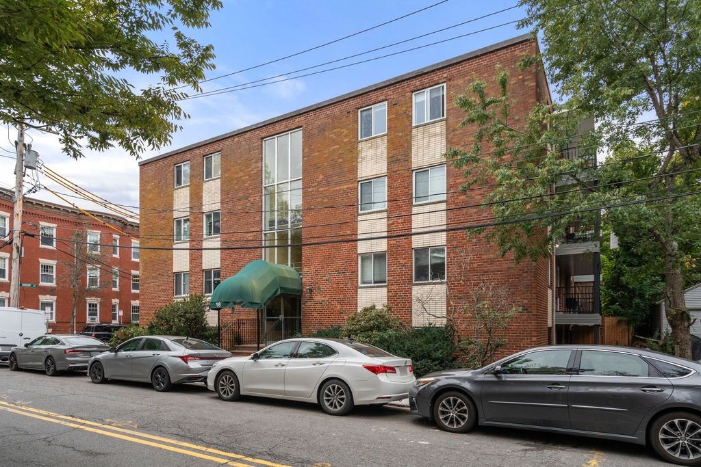 18 Pond St 1, Boston, MA 02130