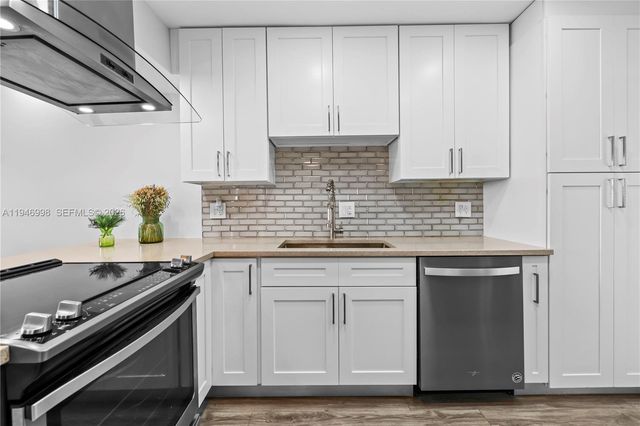 2661 S Course Dr 510, Pompano Beach, FL 33069