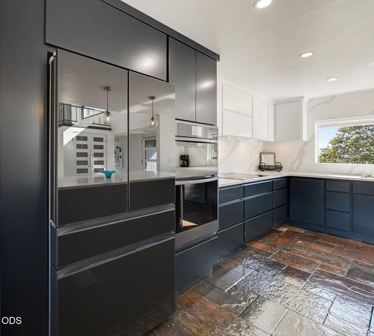 1021 NW Starlite Place, Grants Pass, OR 97526