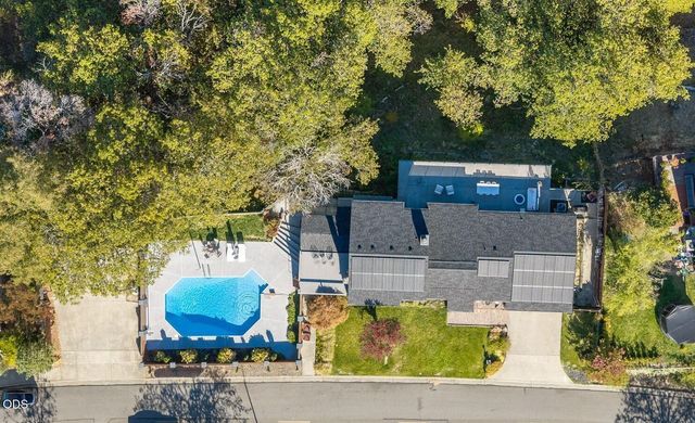 1021 NW Starlite Place, Grants Pass, OR 97526