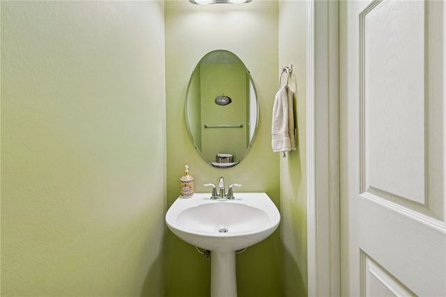 504 Azalea Ln., Bridgeville, PA 15017