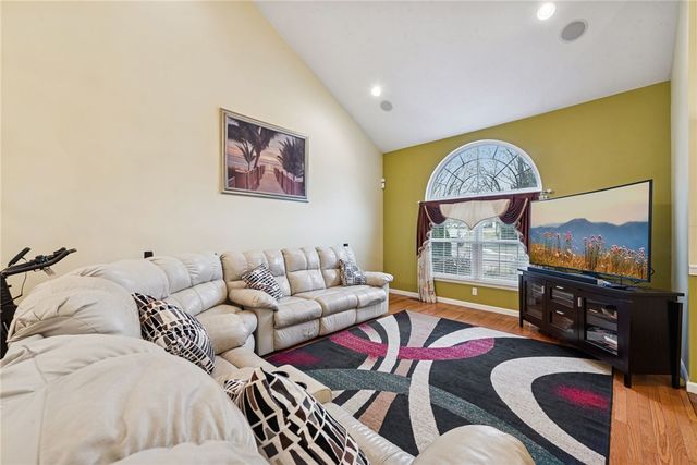 504 Azalea Ln., Bridgeville, PA 15017