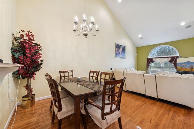 504 Azalea Ln., Bridgeville, PA 15017