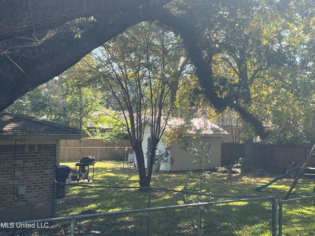 204 Biddix Street, Ocean Springs, MS 39564