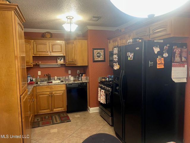 204 Biddix Street, Ocean Springs, MS 39564