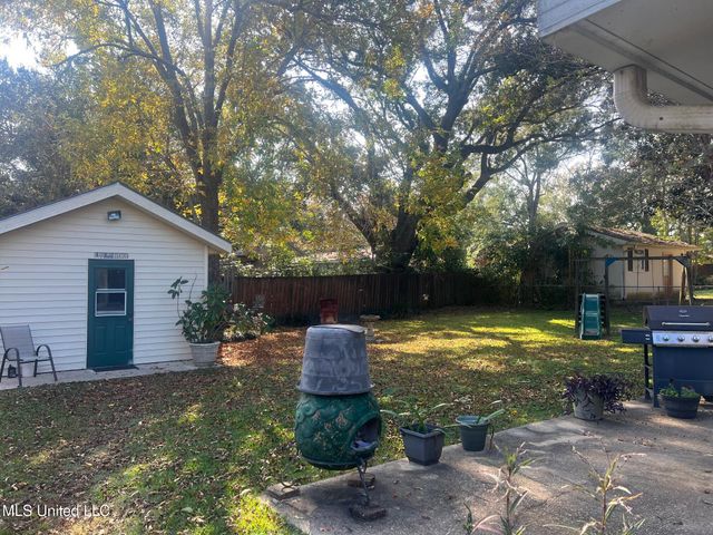 204 Biddix Street, Ocean Springs, MS 39564