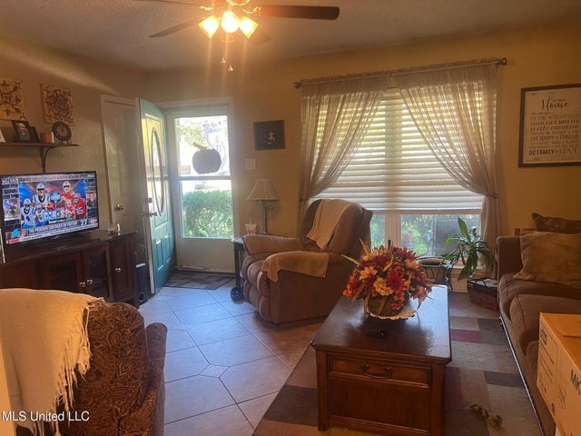 204 Biddix Street, Ocean Springs, MS 39564