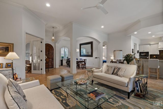 2502 Edingal Drive, Bakersfield, CA 93311