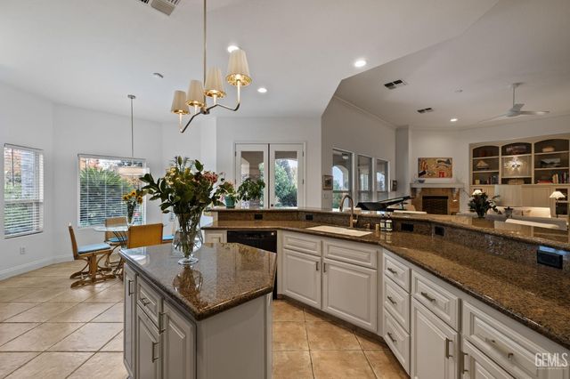 2502 Edingal Drive, Bakersfield, CA 93311