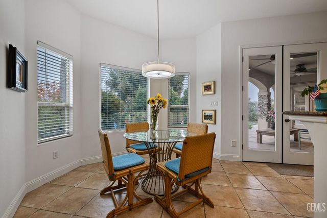 2502 Edingal Drive, Bakersfield, CA 93311