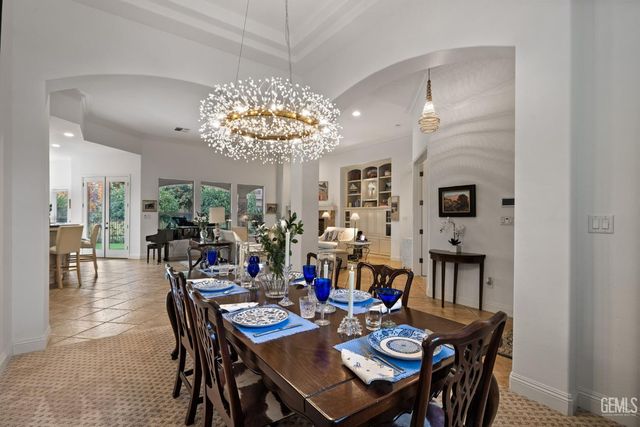 2502 Edingal Drive, Bakersfield, CA 93311