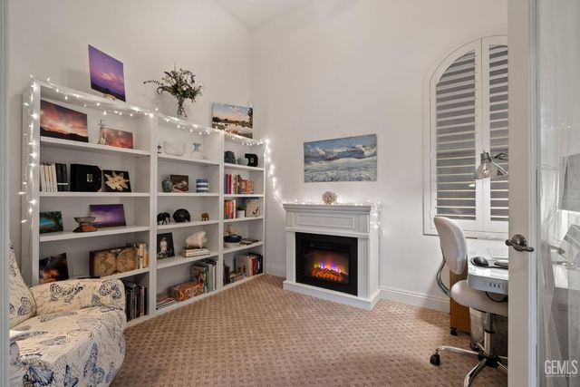 2502 Edingal Drive, Bakersfield, CA 93311