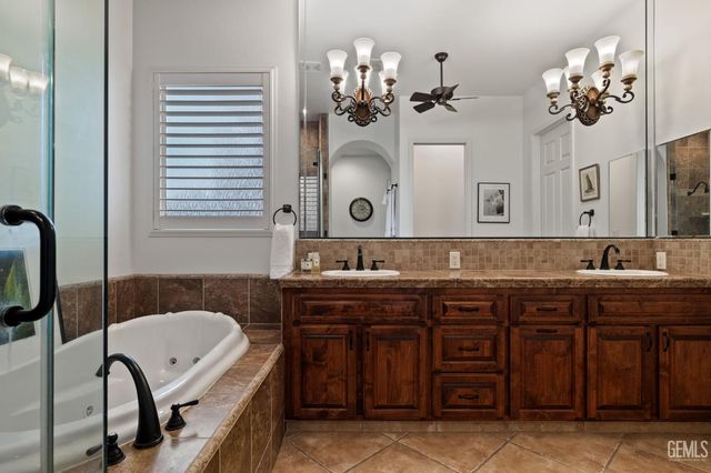 2502 Edingal Drive, Bakersfield, CA 93311