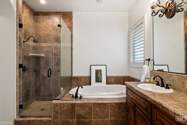 2502 Edingal Drive, Bakersfield, CA 93311