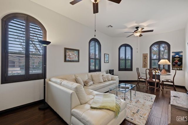 2502 Edingal Drive, Bakersfield, CA 93311