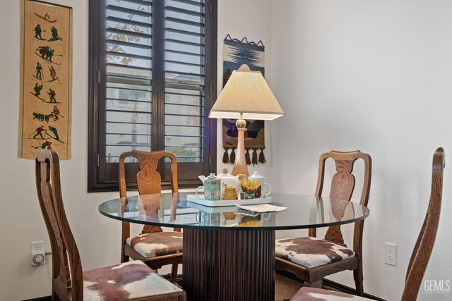 2502 Edingal Drive, Bakersfield, CA 93311