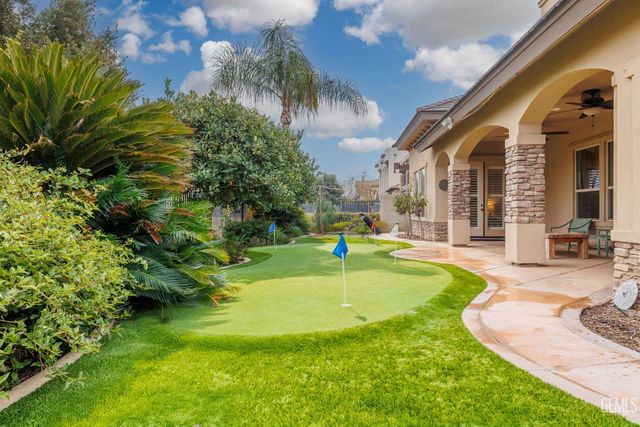 2502 Edingal Drive, Bakersfield, CA 93311