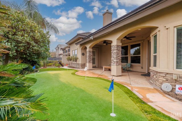 2502 Edingal Drive, Bakersfield, CA 93311