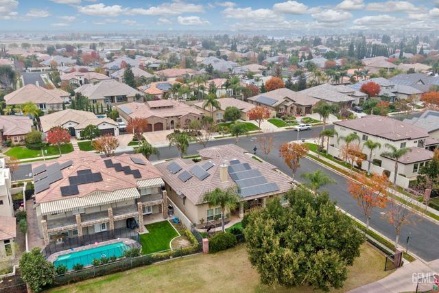 2502 Edingal Drive, Bakersfield, CA 93311