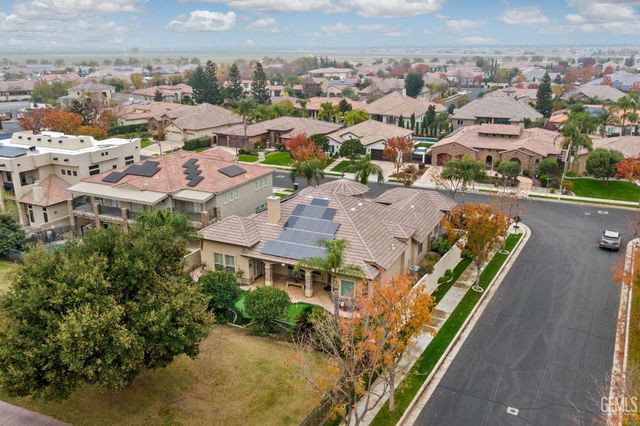 2502 Edingal Drive, Bakersfield, CA 93311