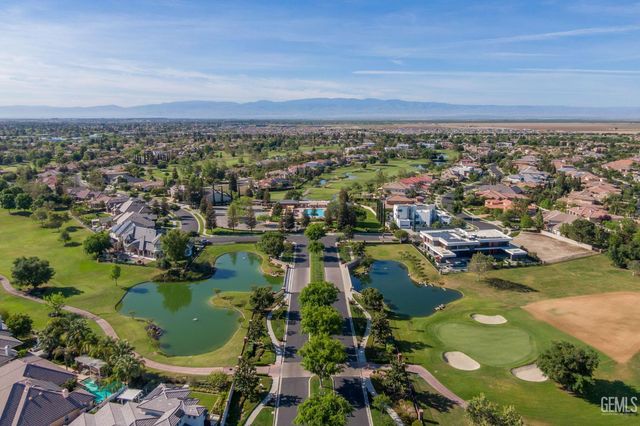 2502 Edingal Drive, Bakersfield, CA 93311