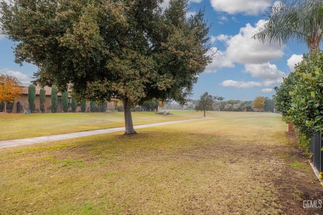 2502 Edingal Drive, Bakersfield, CA 93311