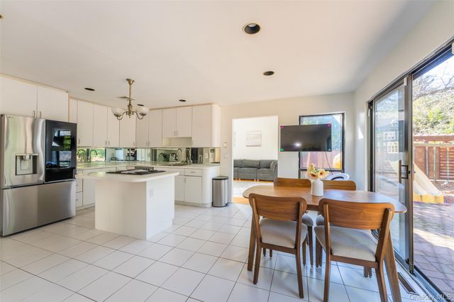 17 Princeton Drive, Syosset, NY 11791