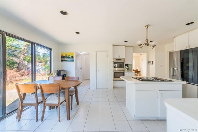 17 Princeton Drive, Syosset, NY 11791