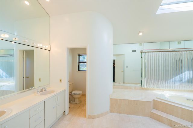 17 Princeton Drive, Syosset, NY 11791