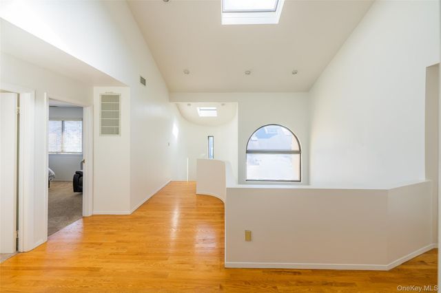 17 Princeton Drive, Syosset, NY 11791