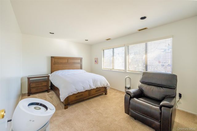 17 Princeton Drive, Syosset, NY 11791