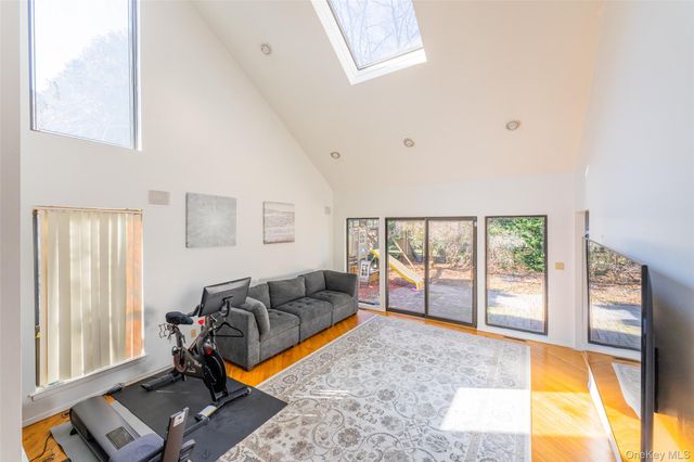 17 Princeton Drive, Syosset, NY 11791