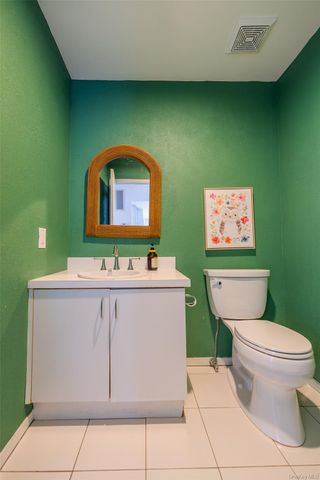 17 Princeton Drive, Syosset, NY 11791