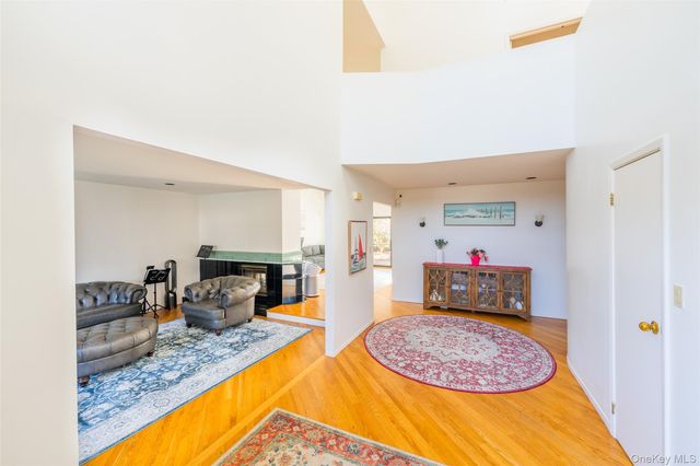 17 Princeton Drive, Syosset, NY 11791