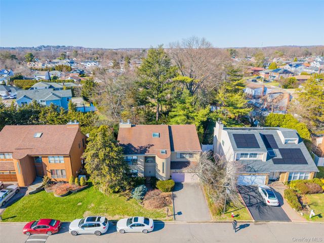 17 Princeton Drive, Syosset, NY 11791