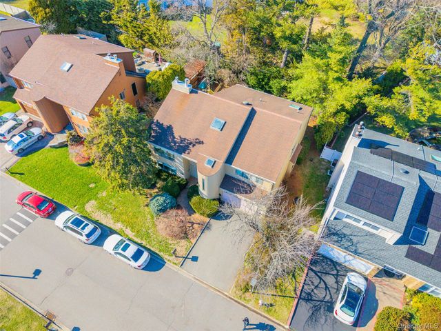 17 Princeton Drive, Syosset, NY 11791