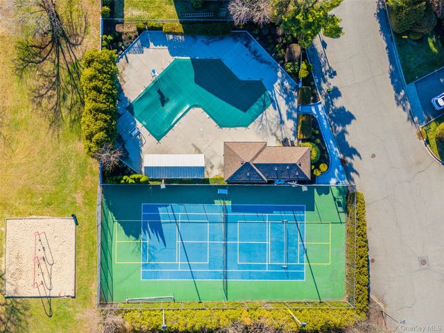 17 Princeton Drive, Syosset, NY 11791