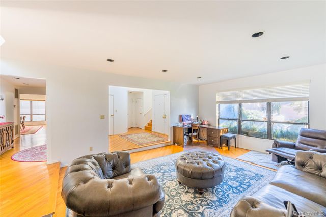 17 Princeton Drive, Syosset, NY 11791